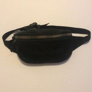 L L Bean Waist Pack Black w 2 Zipper Pockets